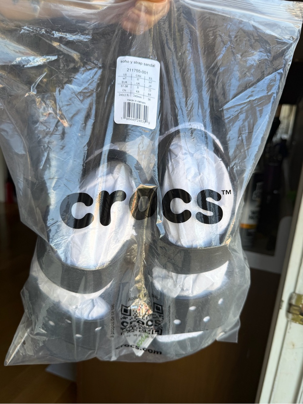 CROCS soho Y strap sandals size W7 - Picture 2 of 5
